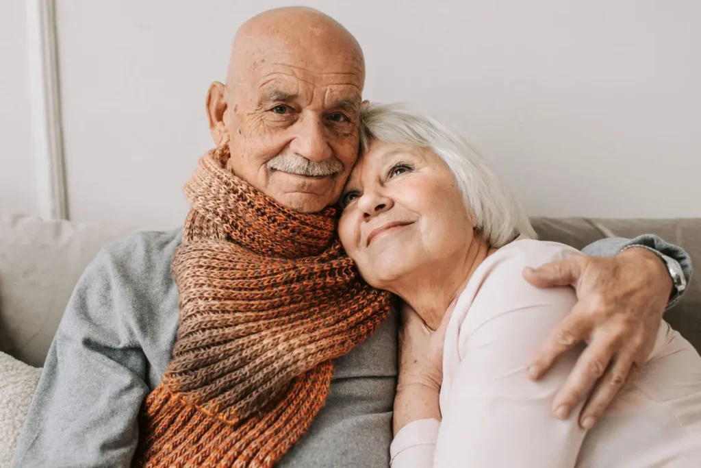pareja de adultos mayores